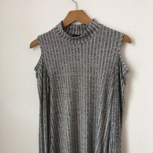 Cold Shoulder Trutleneck